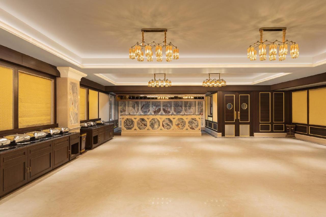 Hotel Hillock Ahmedabad Esterno foto