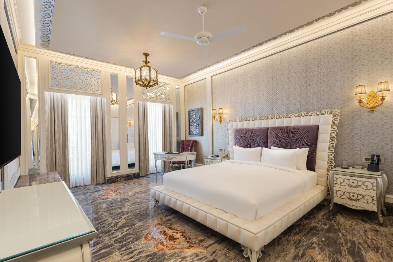 Hotel Hillock Ahmedabad Esterno foto